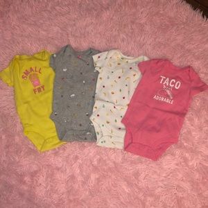 Carter’s Onesie set